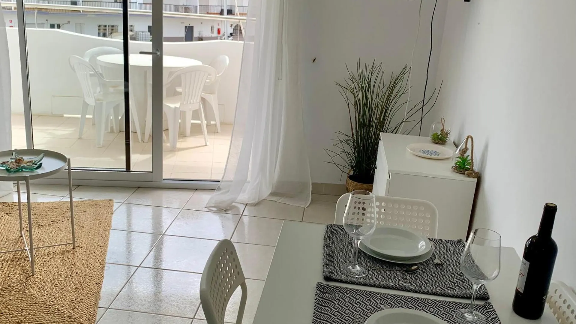 Apartamento Con Piscina - Magnificas Vistas Al Canal - Aire Acondicionado A Rosas